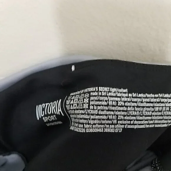 Victoria's Secret Sport Mesh Legging Size S - Picture 6 of 6